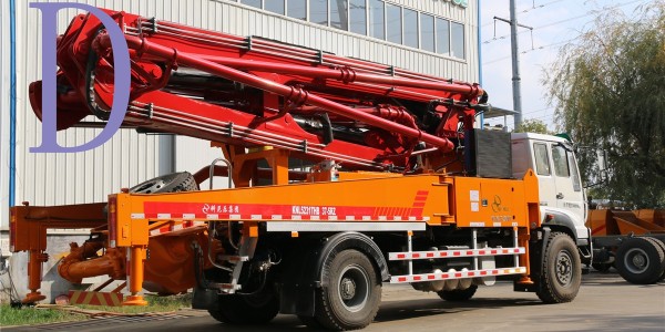 哪些是混凝土输送泵泵送时的特点？