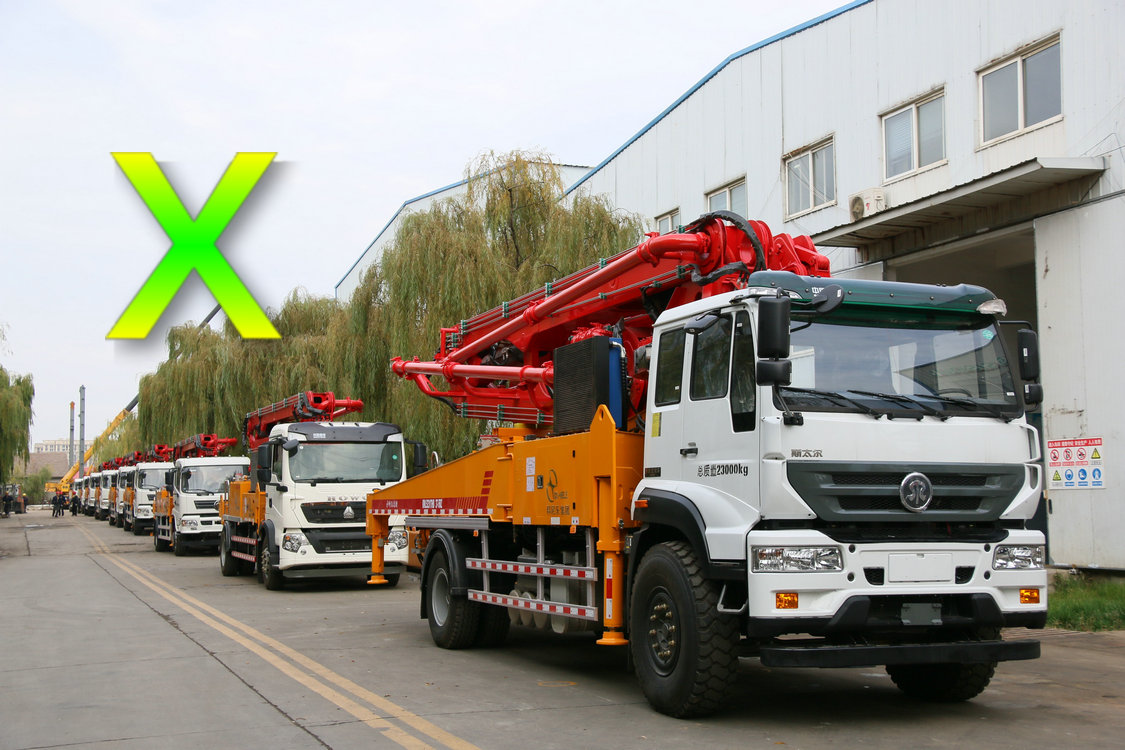 小型泵车