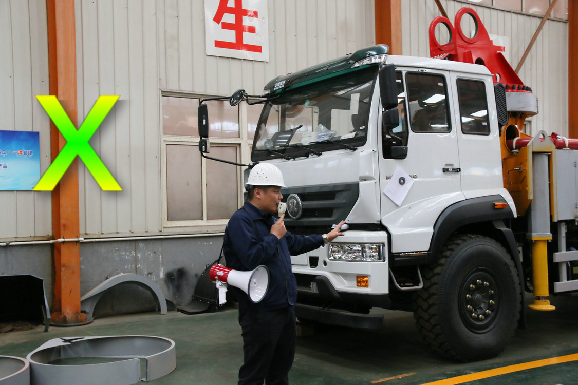 小型泵车