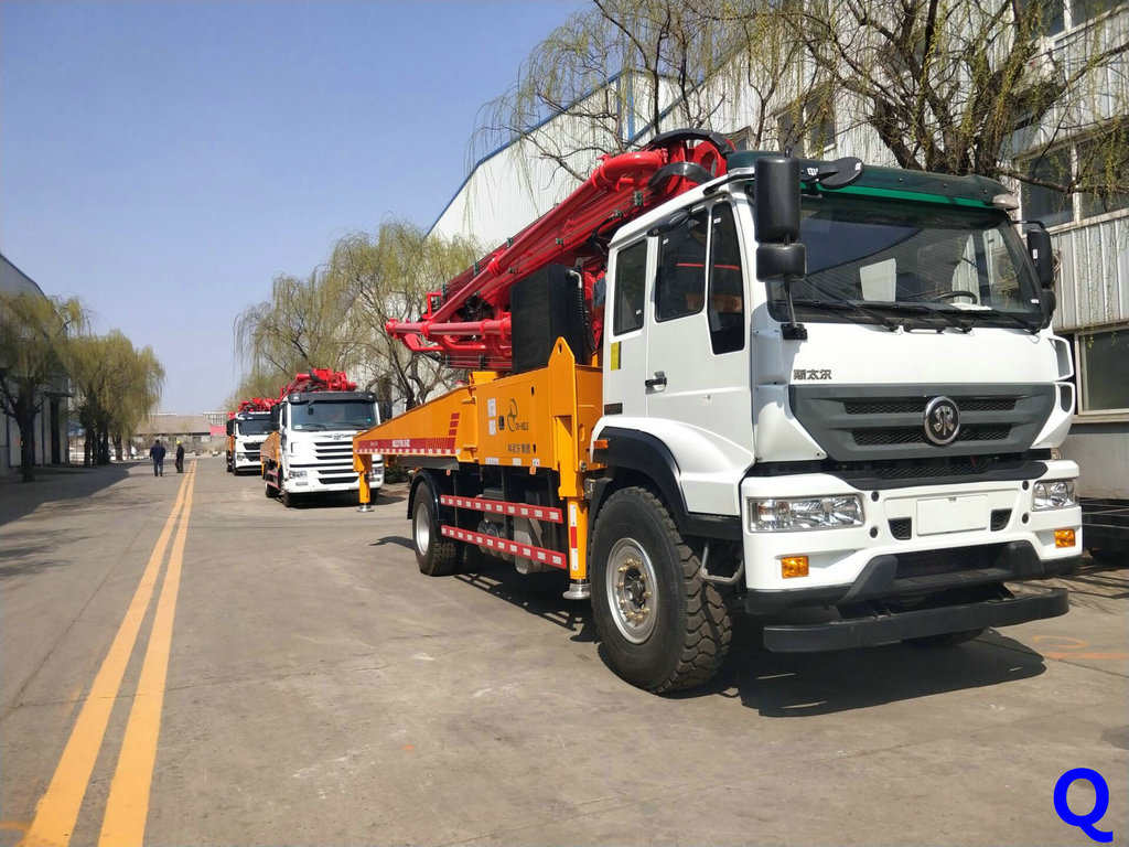 小型泵车，天泵，小型混凝土泵车