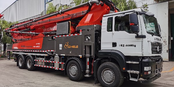 泵车的软管也要时刻注意