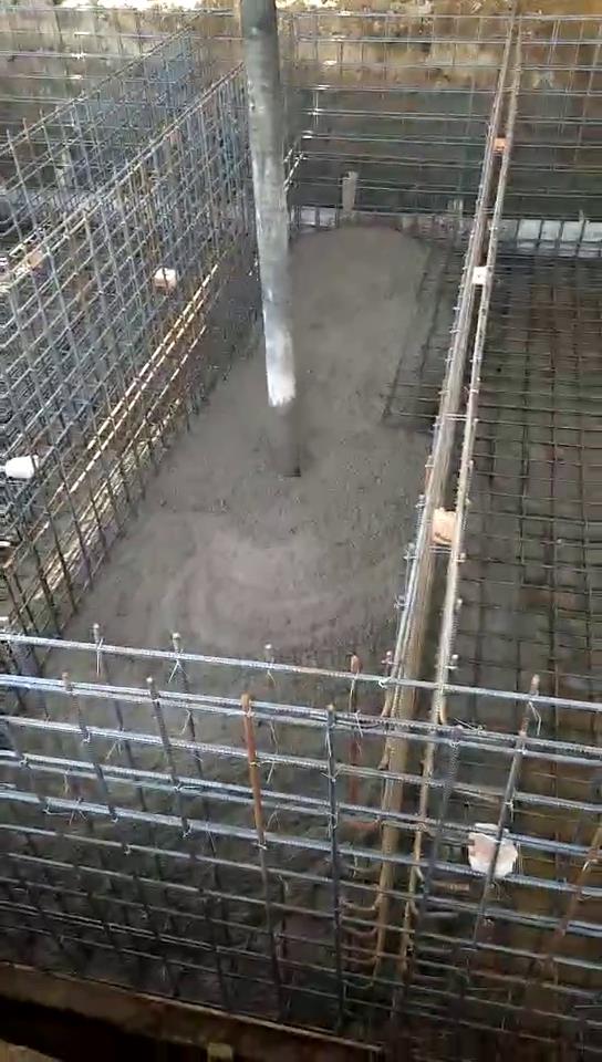 科尼乐泵车出料