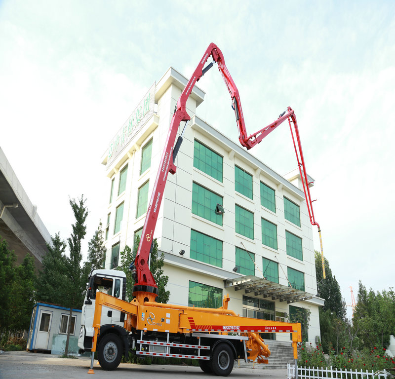 小型混凝土泵车，小型泵车，天泵