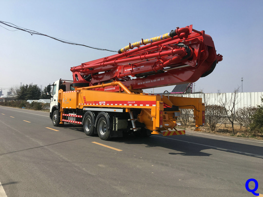 小型混凝土泵车，混凝泵车，科尼乐小型泵车，天泵