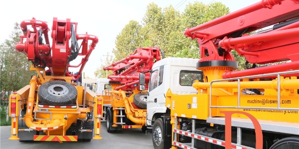 混凝土输送泵泵管如何固定？