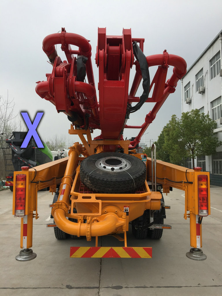 青岛小型混凝土泵车价格
