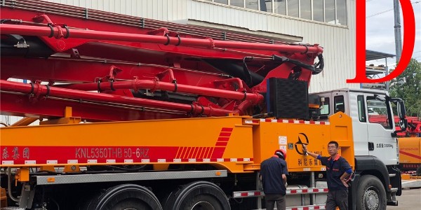 怎样购买一台小型混凝土泵车，什么价格划算？