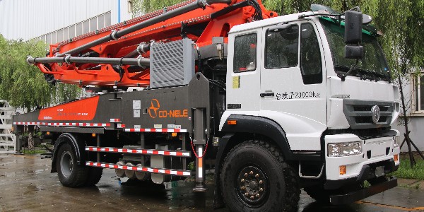 科尼乐 重汽T5G 37米 混凝土泵车
