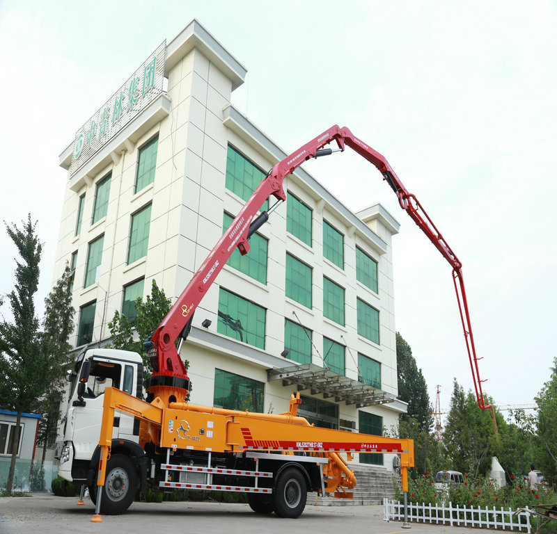 混凝土泵车，小型混凝土泵车，天泵