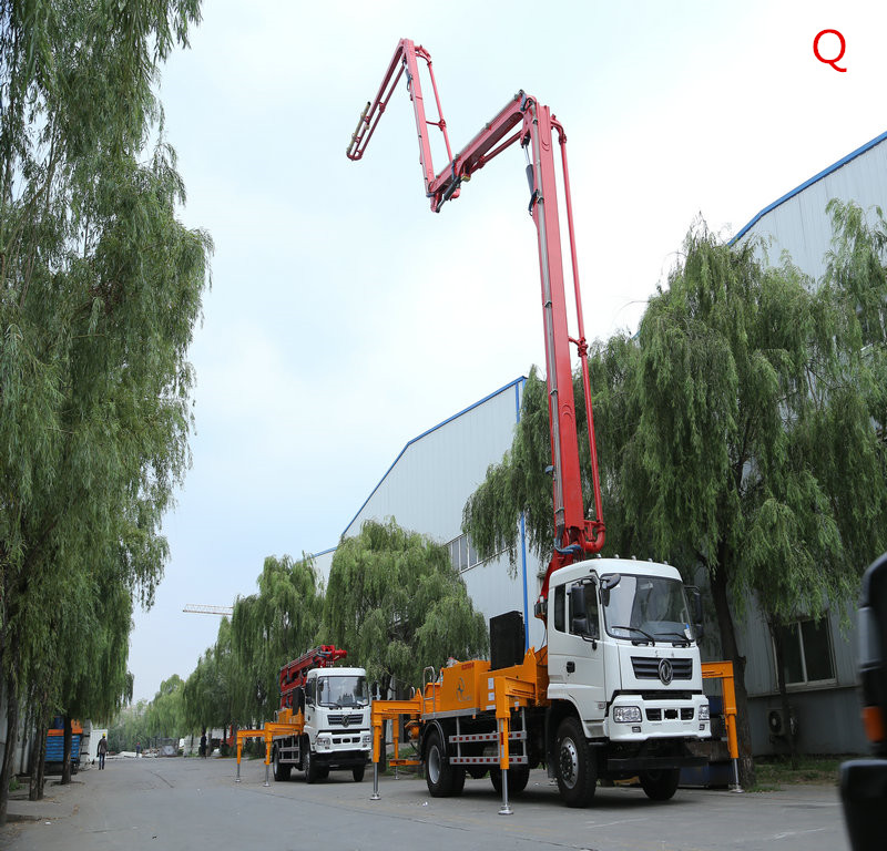 小型混凝土泵车，天泵，小型泵车价格