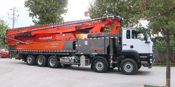 泵车在浇筑过程中，要遵循什么样的方式