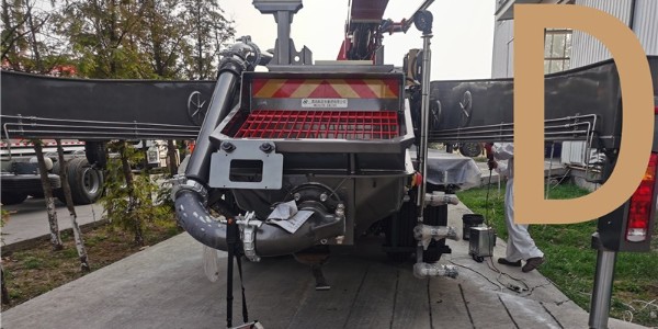 如何处理混凝土泵非堵塞性中断的情况？